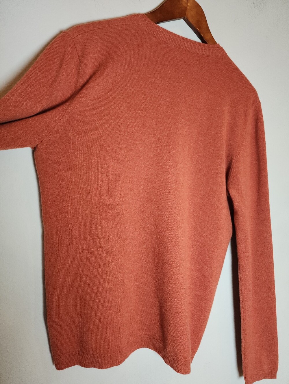 Patagonia 100% Cashmere Orange Crewneck Sweater Men's Size Medium - Picture 10 of 14